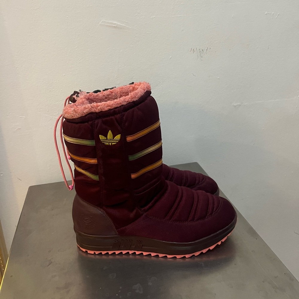 RARE ADIDAS Vintage Snow Boots US 7